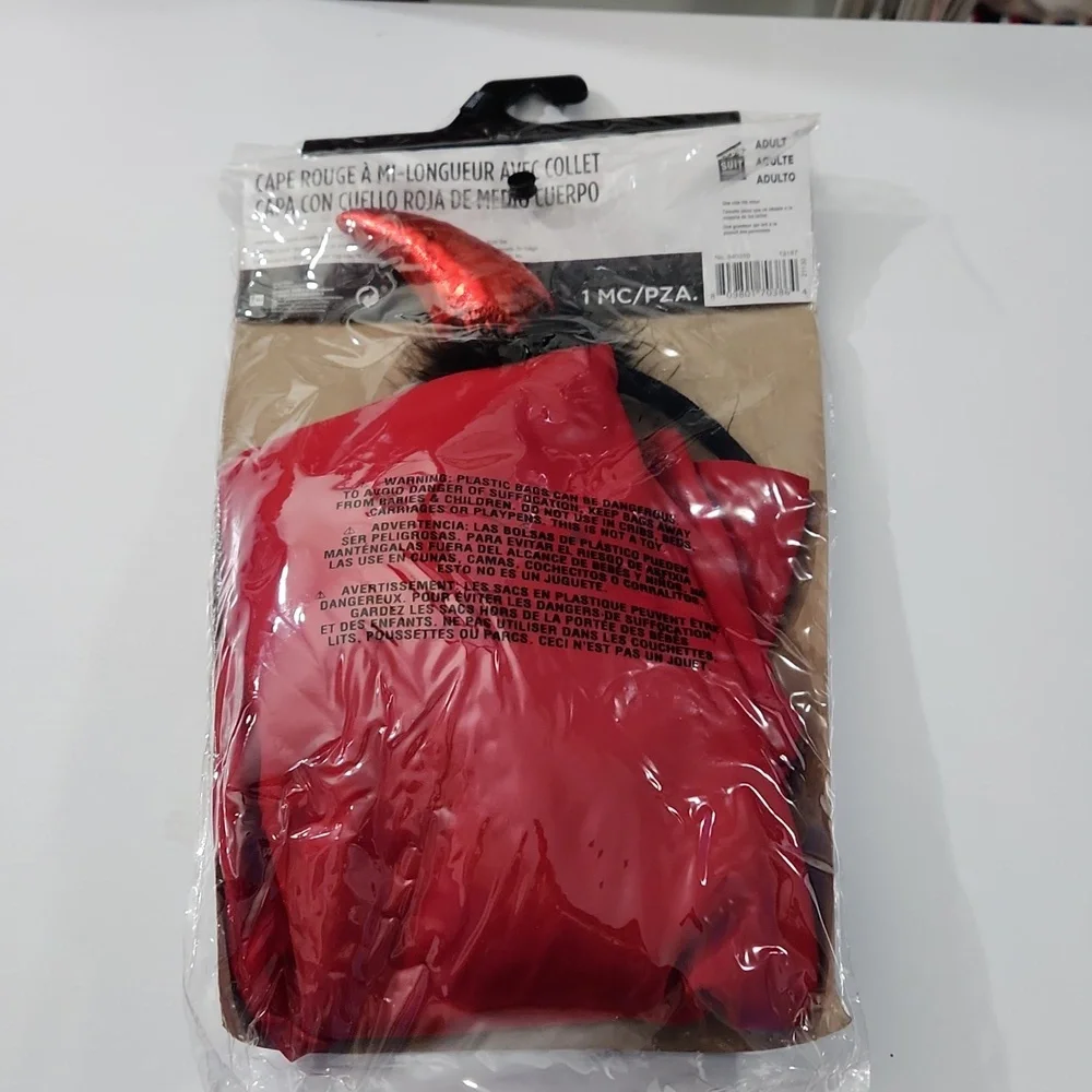 NWT Adult devil costume cape - Picture 2 of 3